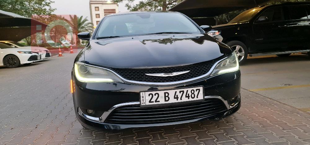 Chrysler 200